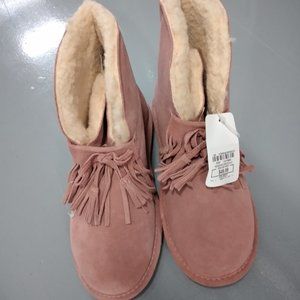 Pink Bearpaw Boots. BNWT. Never worn.
